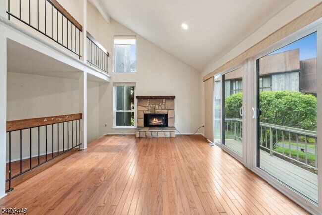 Building Photo - 257 Gemini Dr