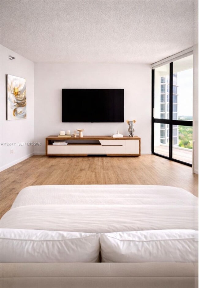 Building Photo - 3610 Yacht Club Dr