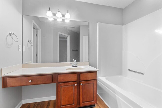 Building Photo - 305 Spring Valley Ln