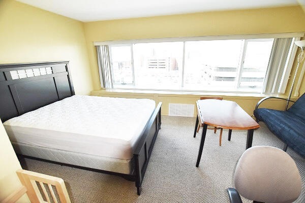 Building Photo - 555 E William St