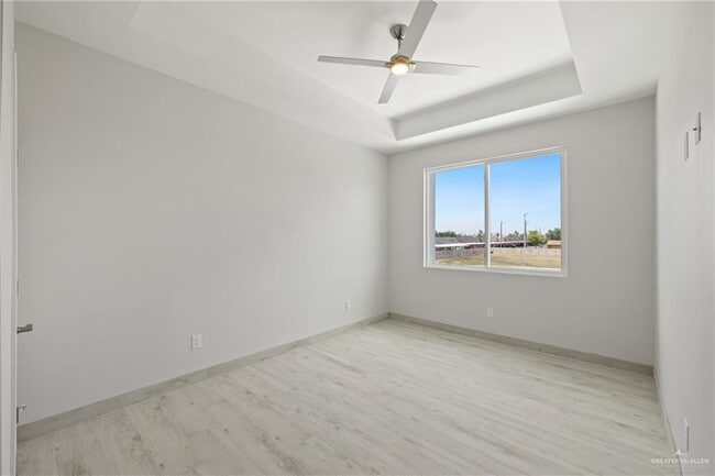 Building Photo - 1216 N Lincoln Ave
