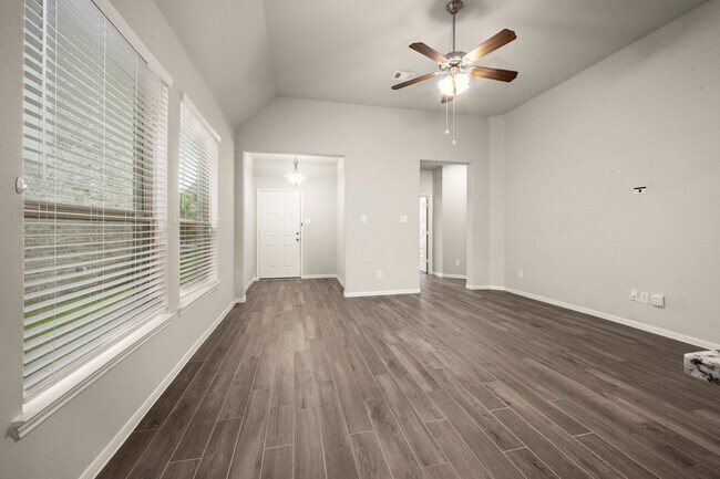 Building Photo - 6322 Lemon Balm Ln