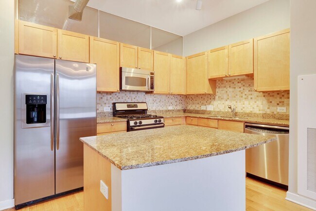 Building Photo - Gorgeous River North penthouse for rent!