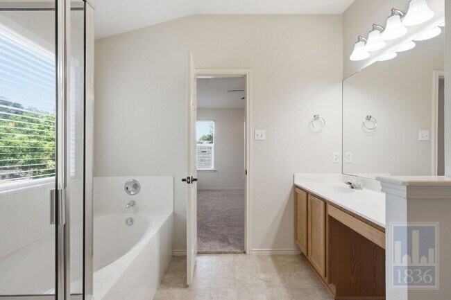 Building Photo - 1506 Fort LLoyd Pl