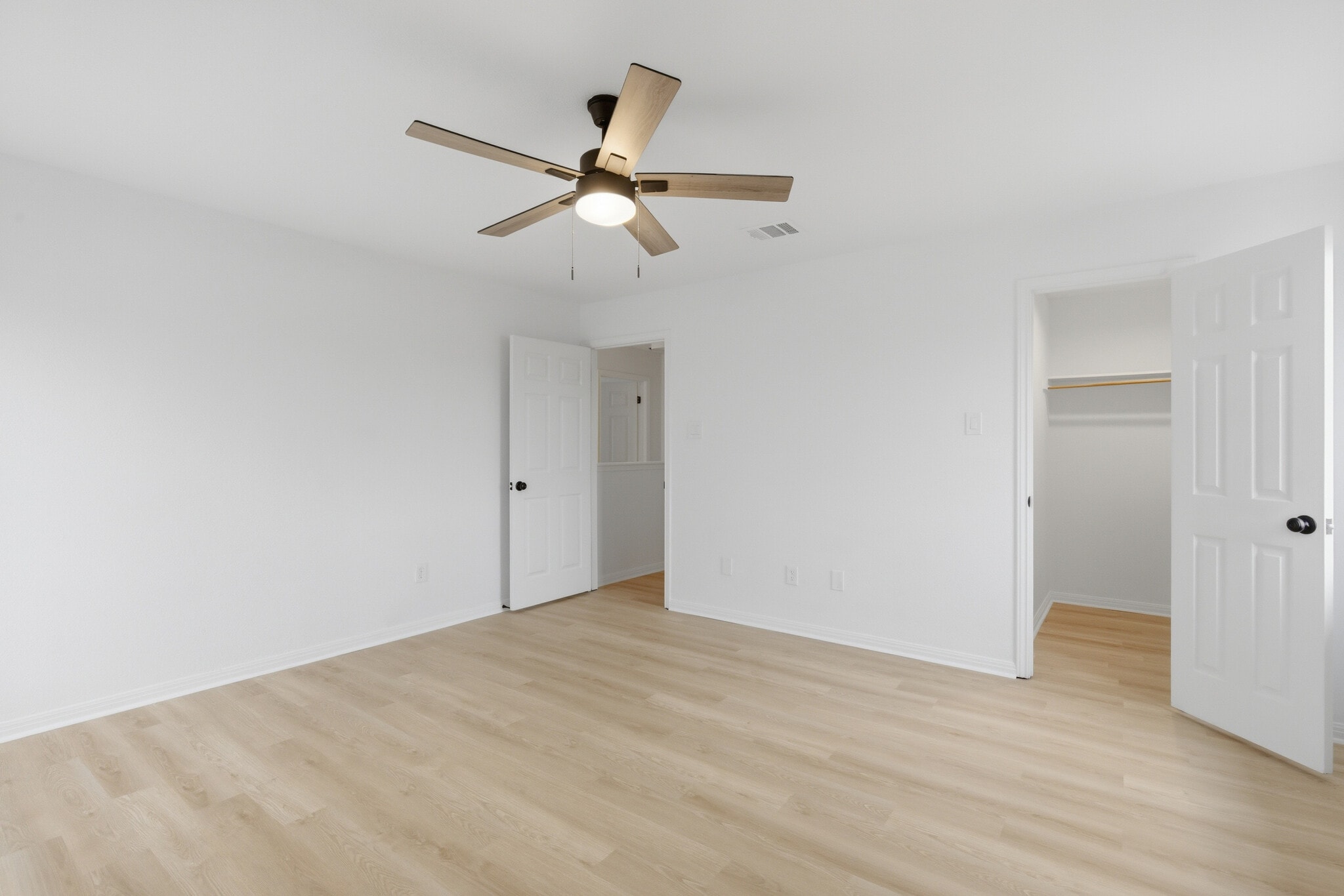 Building Photo - Room in Duplex on Gwendolyn Ln