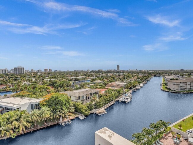 Building Photo - 401 Golden Isles Dr