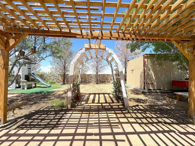 Building Photo - East El Paso 3 bed Refrig A/C with Gorgeous Yard!
