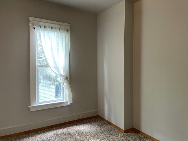 Building Photo - M1614 #1-3