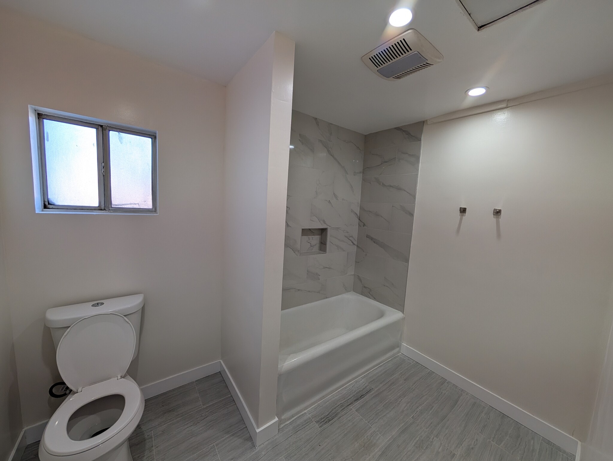 bathroom - 1849 E Poinsettia St