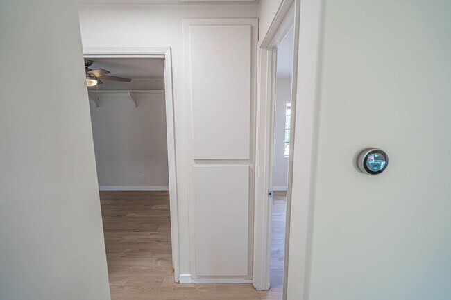 Building Photo - COMING SOON! 2 Bedroom Single Story in San...