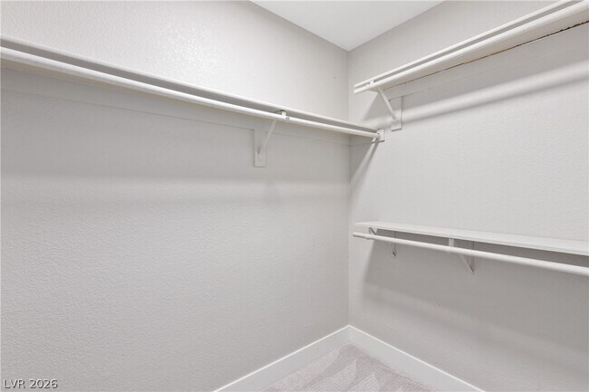 Building Photo - 2220 Pine Breeze Ln