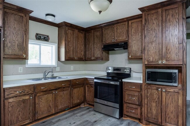 Building Photo - 2205 Willow Cove Dr