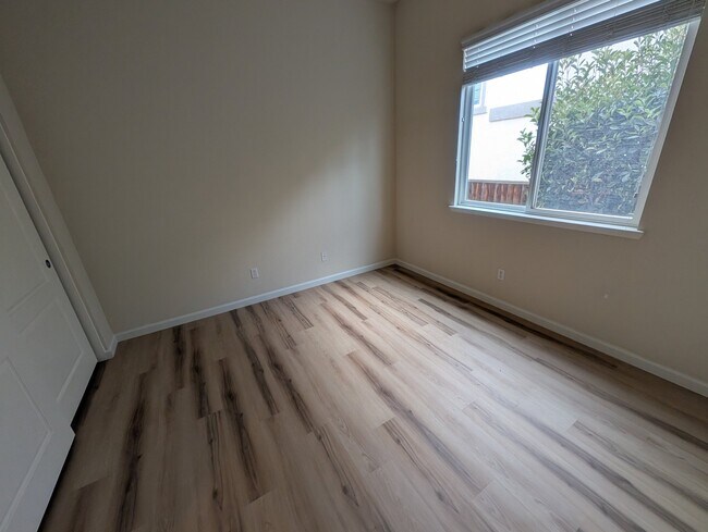 Building Photo - 2691 Presidio Dr