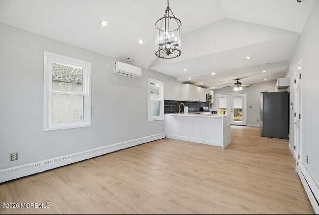 Building Photo - 83 Hennessey St