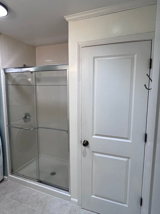 Building Photo - BEAUTIFUL UPDATED HOME IN EAST SAC!!