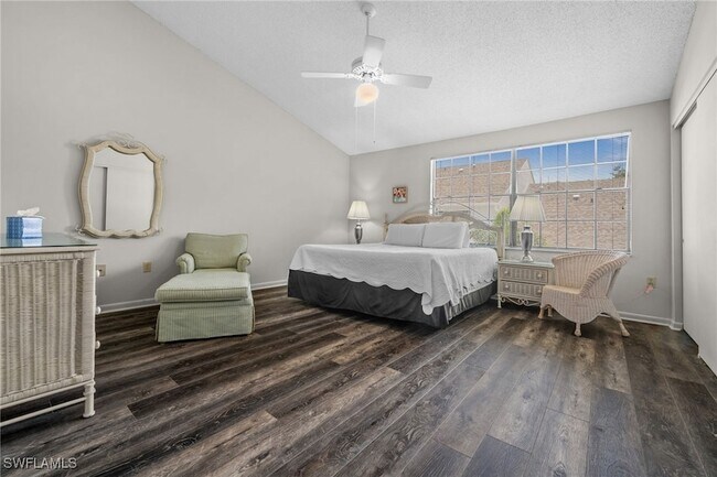Building Photo - 833 Meadowland Dr