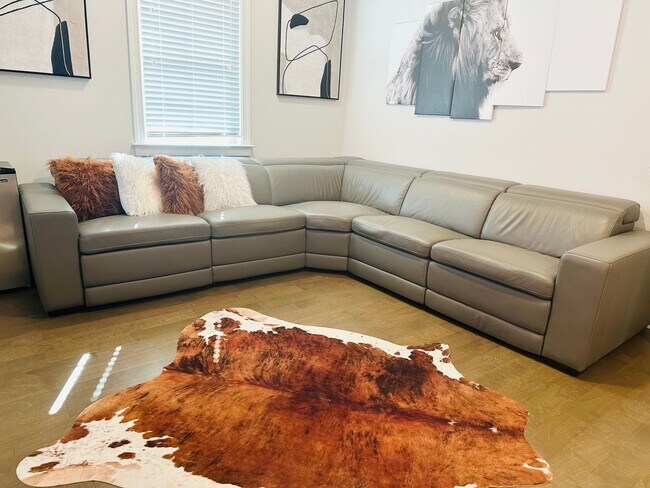 Building Photo - 603 Skye Ct