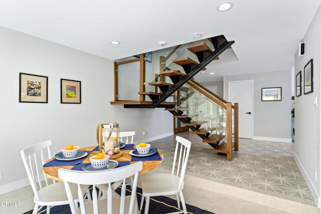 Building Photo - 3810 W Hemlock St