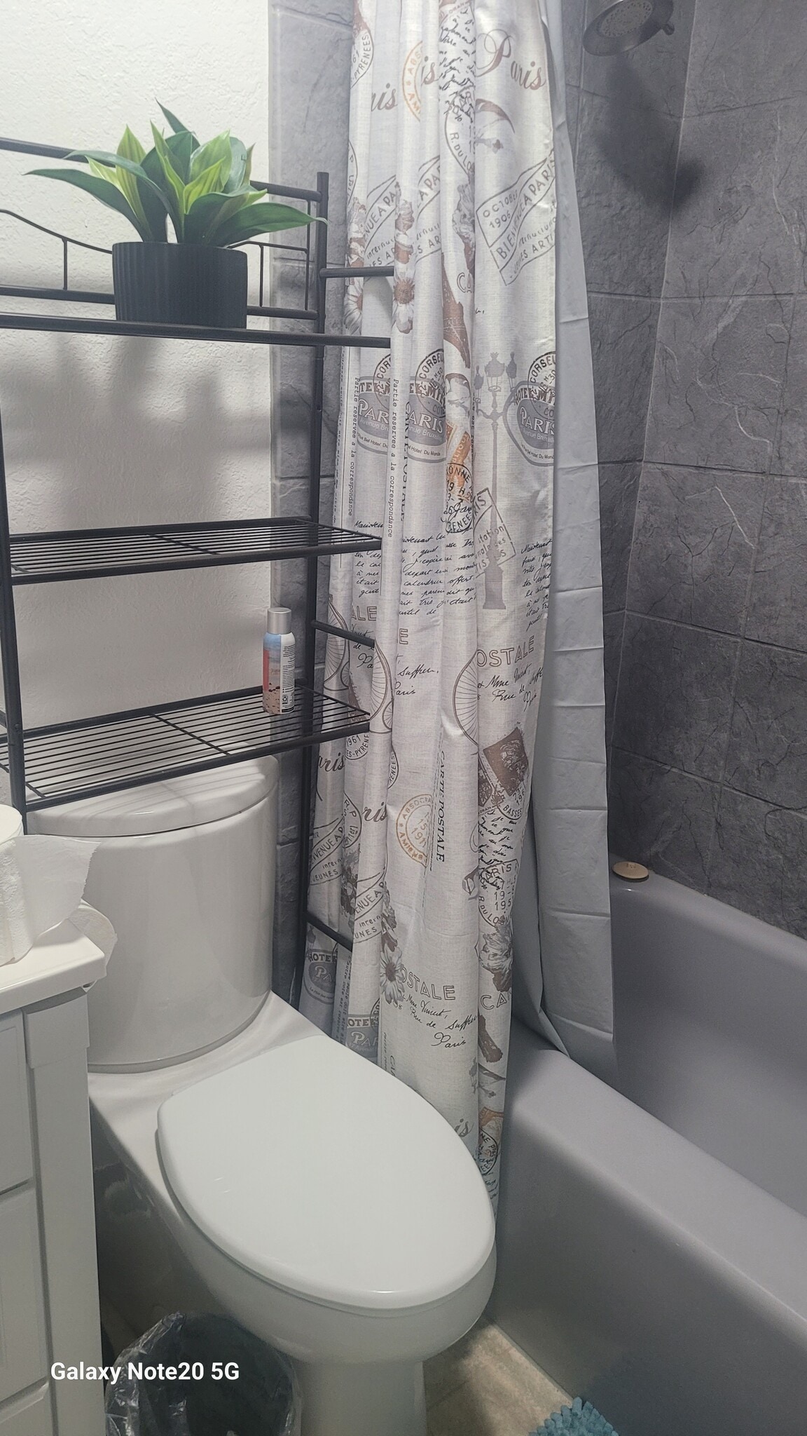 Building Photo - 7001 Sherwood Ave