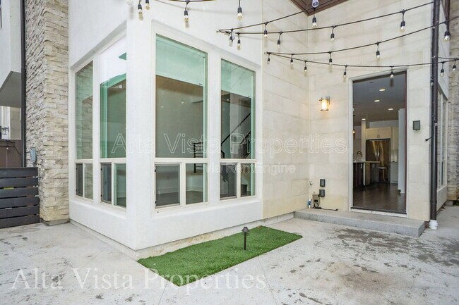 Building Photo - 2549 Aperture Cir