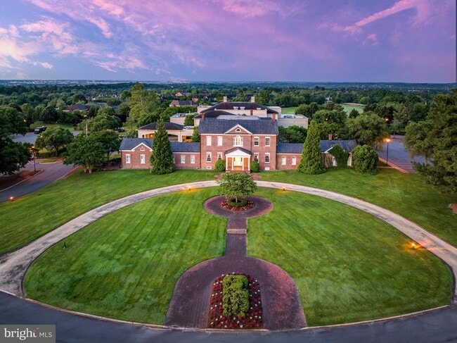 Building Photo - 43865 Hickory Corner Terrace