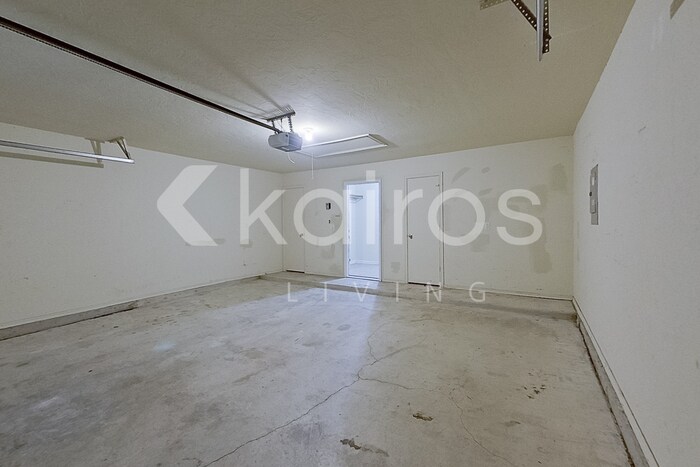 Building Photo - 4209 Snowy Owl Dr