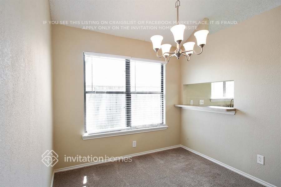 Building Photo - 4800 Hollow Tree Dr