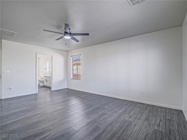 Building Photo - 10898 Carberry Hill St