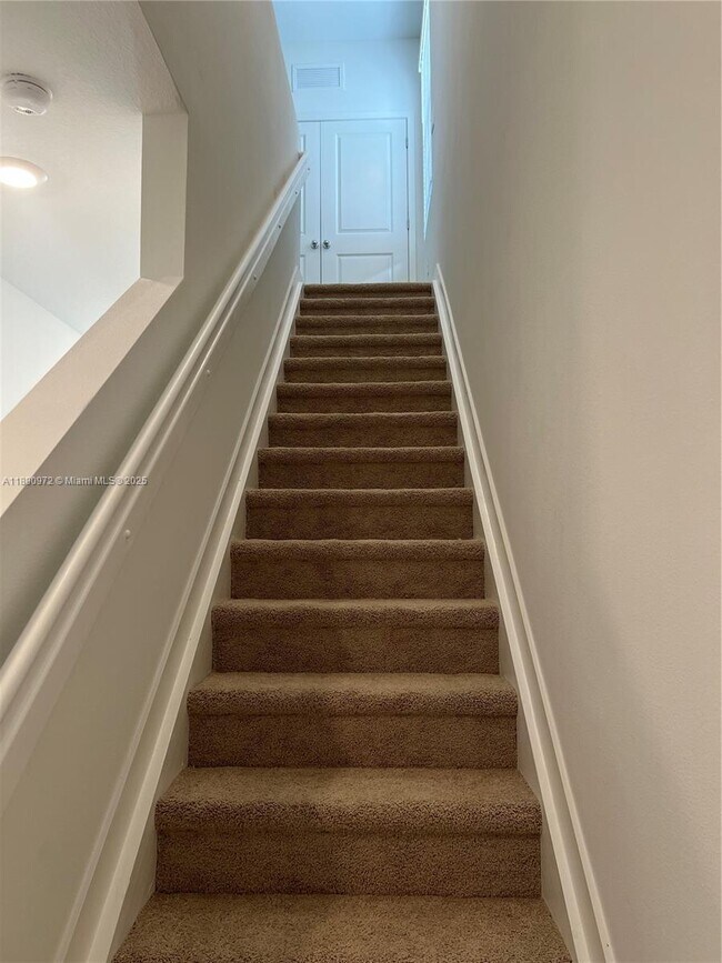 Building Photo - 653 NW 6th St