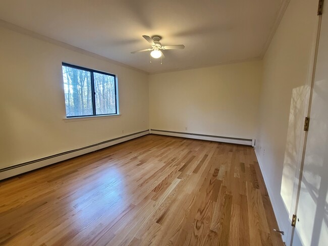 Building Photo - 15 Hoskins Rd
