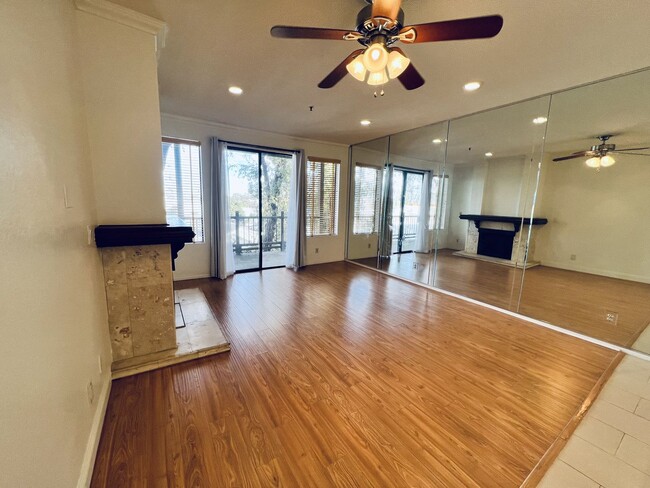 Building Photo - 2-bedroom, 2-bathroom condo located in a h...