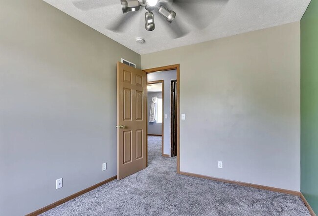 Building Photo - 7910 Redick Ave