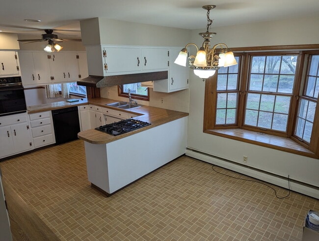 Building Photo - 9314 IL-23