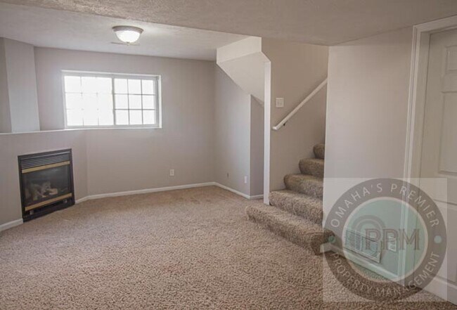 Building Photo - 3 Bedroom / 2 Bathroom House | Millard