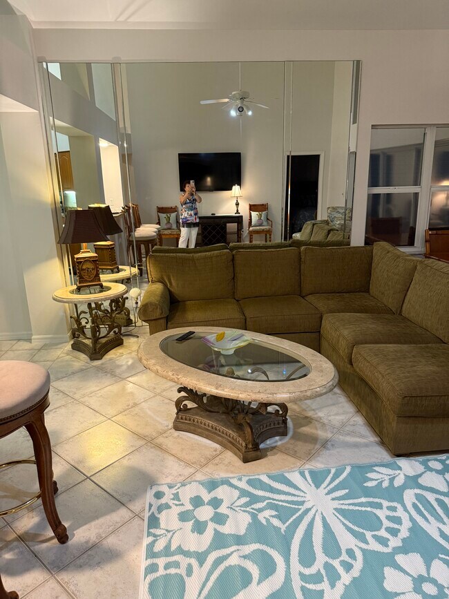 Building Photo - 144 Lady Palm Dr
