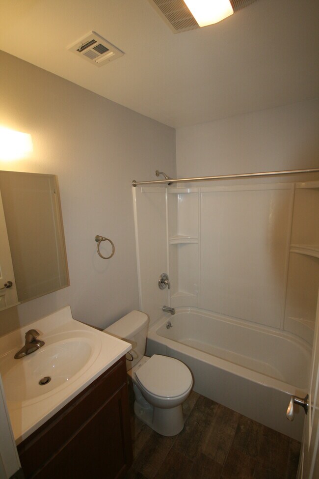 Building Photo - 718 16th St