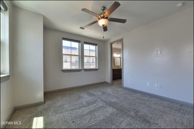 Building Photo - 312 Vin Almoradi Ct