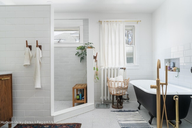 Building Photo - 66 Glenwood Blvd