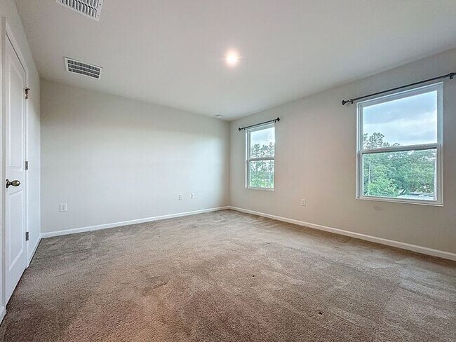 Building Photo - Dream Townhome in Magnolia Grove, Davenport !