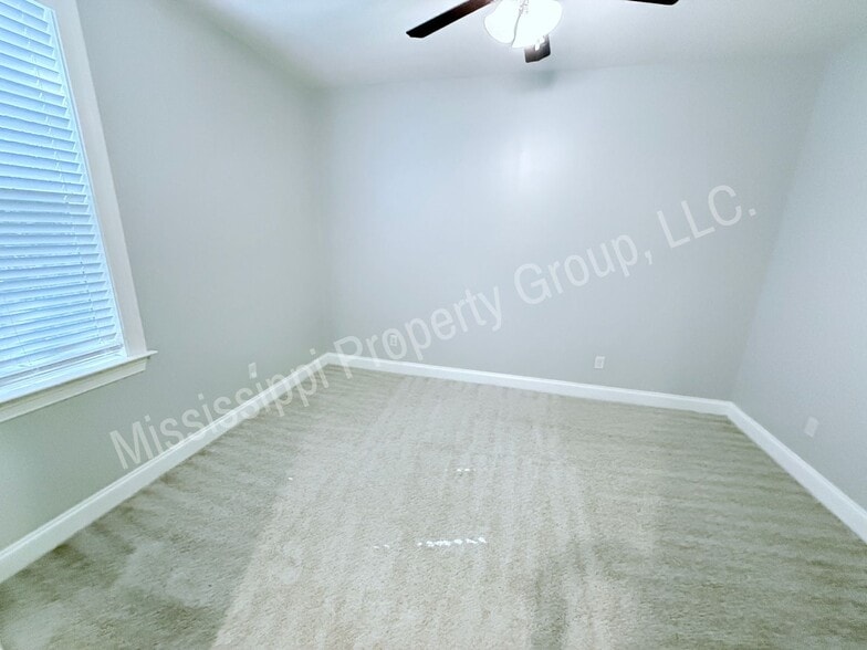 Building Photo - 1308 S 16th St