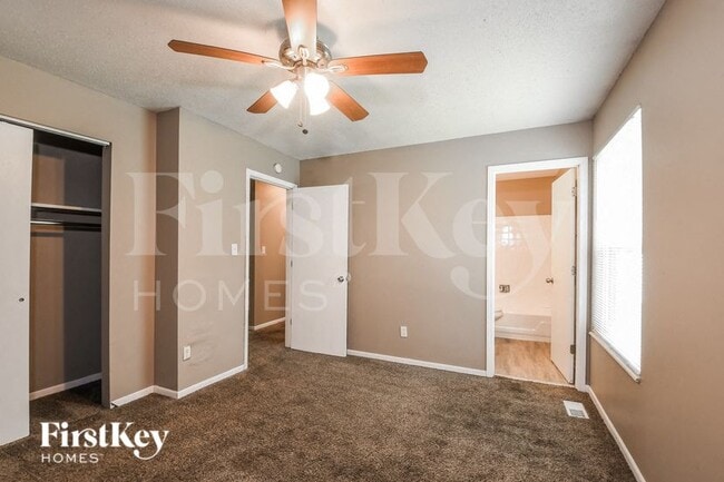 Building Photo - 11610 Helenoak Dr