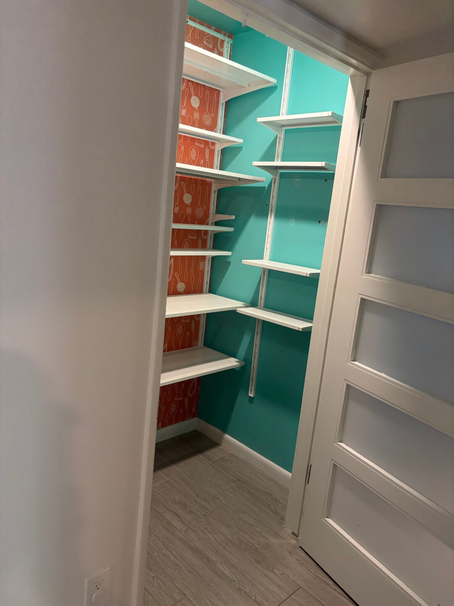 Large walk in pantry - 3133 N 4th Ave