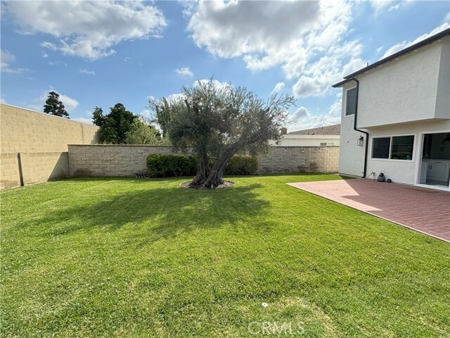 Building Photo - 9021 Hyde Park Dr
