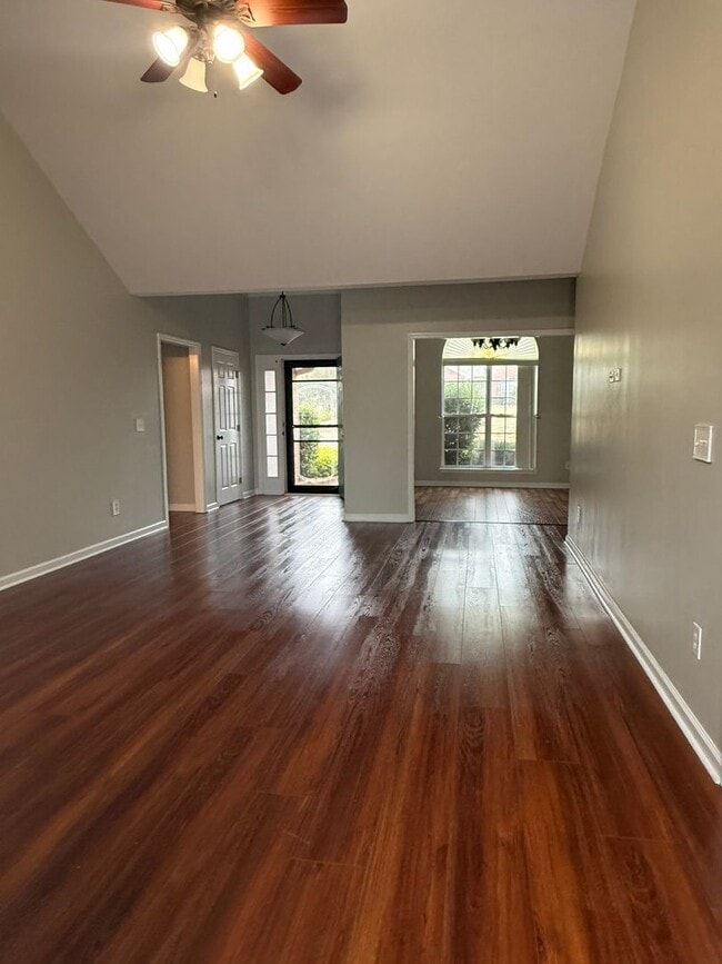 Building Photo - HOME FOR LEASE 4 BR 2 BATH RANCHSTYLE  SPLIT FLOOR PLAN AND OPEN  LARGE  FENCED BACKYARD  CONVENI...