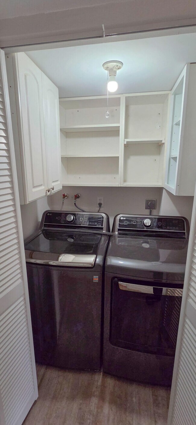 Building Photo - 4201 S Ocean Blvd