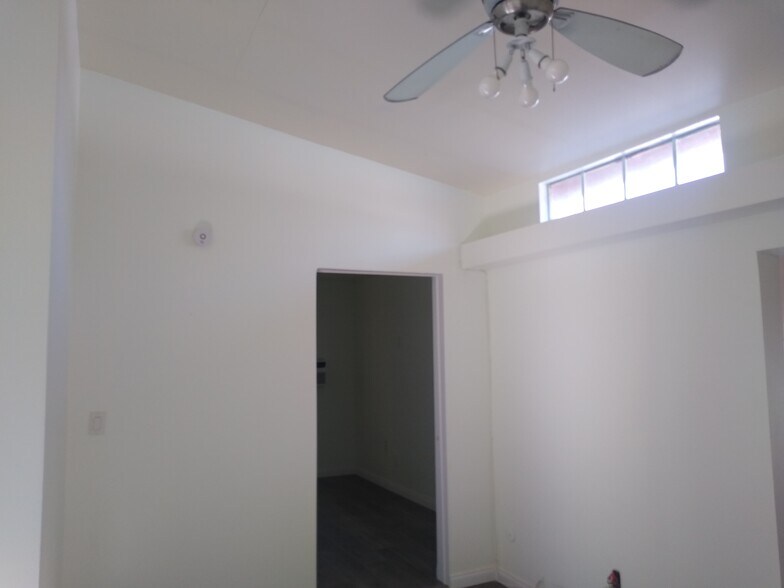 Building Photo - 200 Mooney Dr