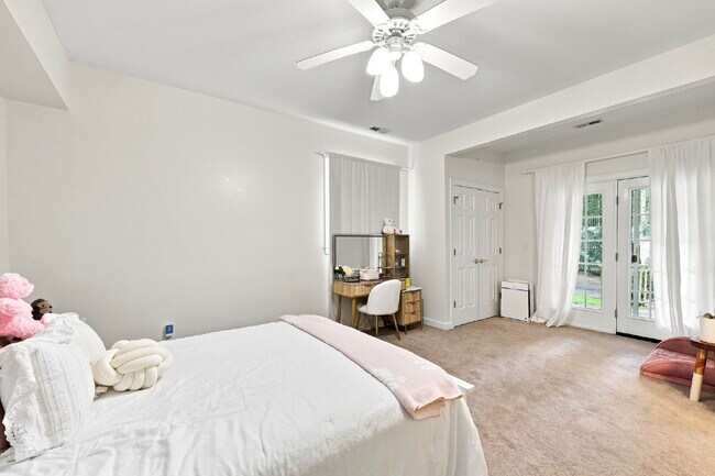 Building Photo - 108 Clay Cir