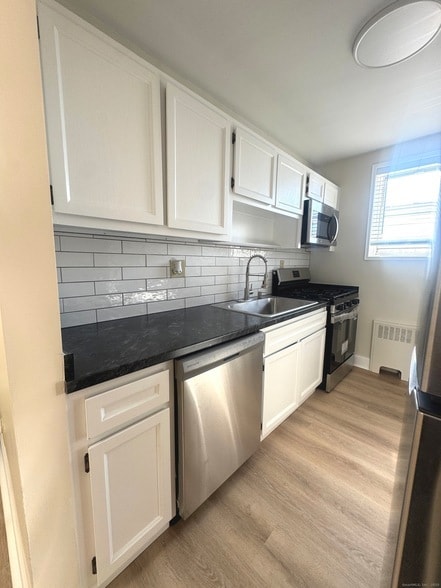 Building Photo - 45 Maple St