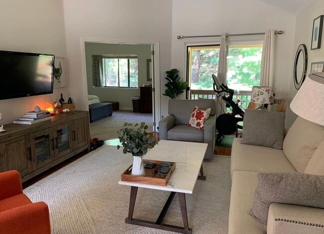 Building Photo - 179 Trailside Way