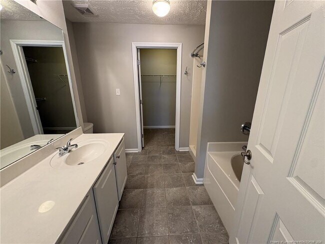 Building Photo - 3330 Harbour Pointe Pl